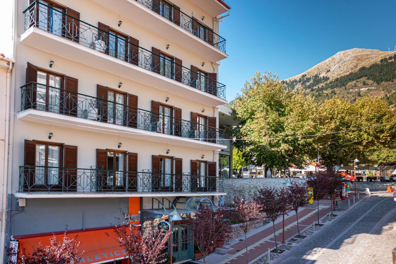 City Hotel Apollonion Karpenísion Exterior foto